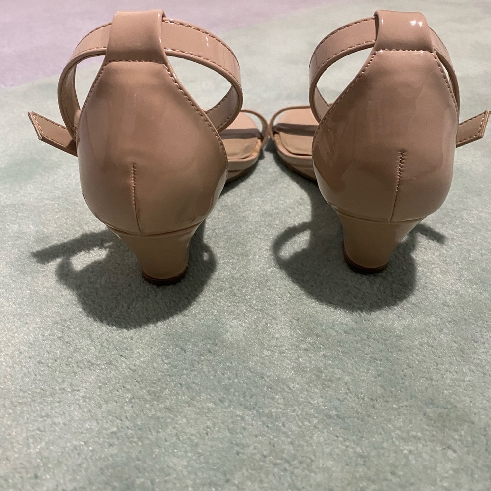 Heels - Picture 6 of 6